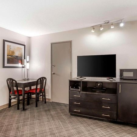 Comfort Suites Nashville Airport - Bna Bagian luar foto