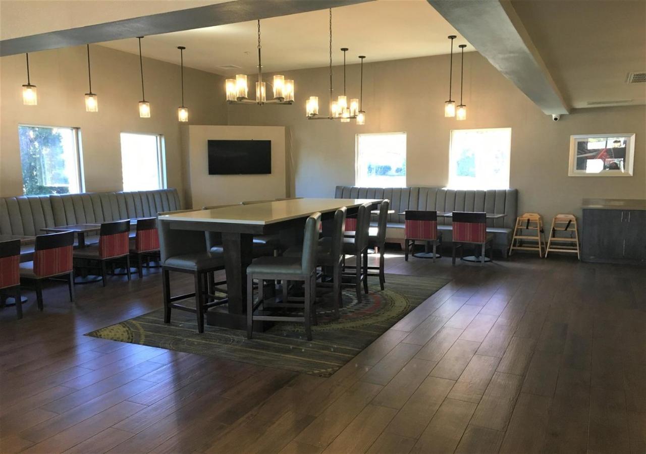 Comfort Suites Nashville Airport - Bna Bagian luar foto