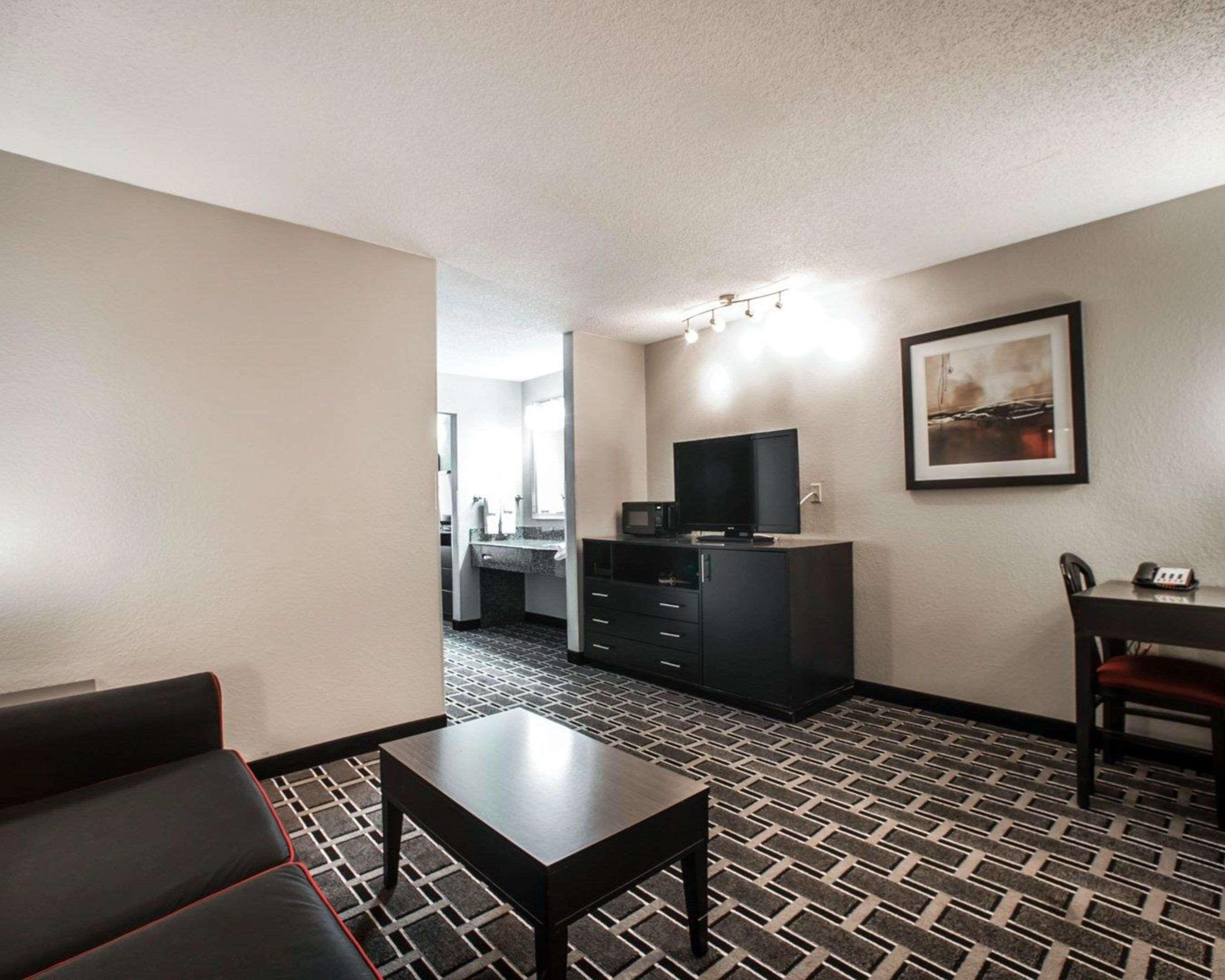 Comfort Suites Nashville Airport - Bna Bagian luar foto