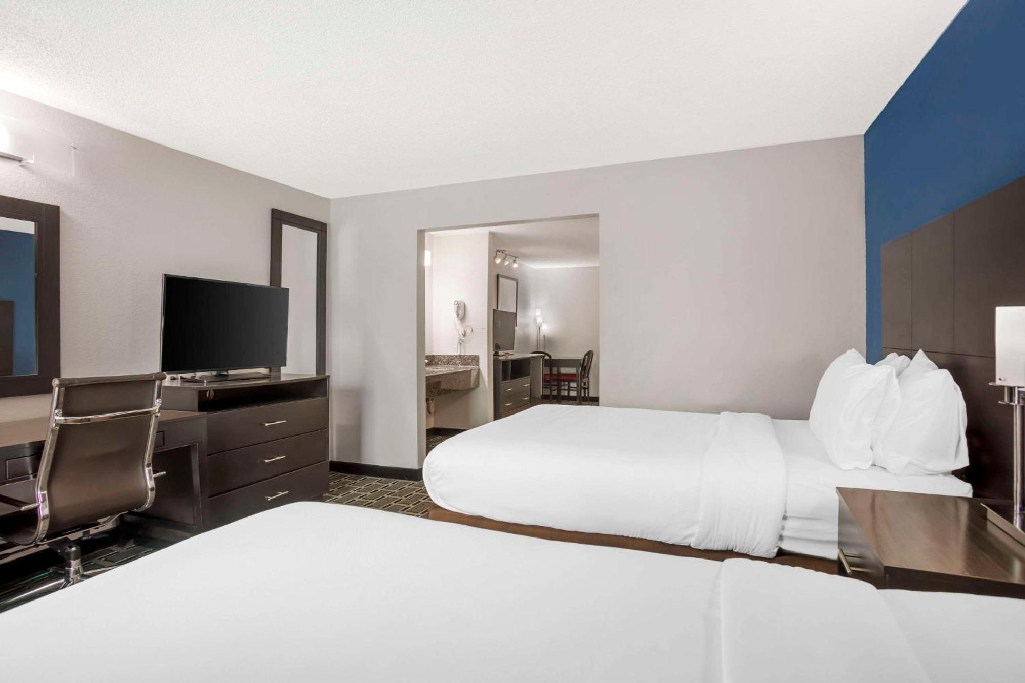 Comfort Suites Nashville Airport - Bna Bagian luar foto