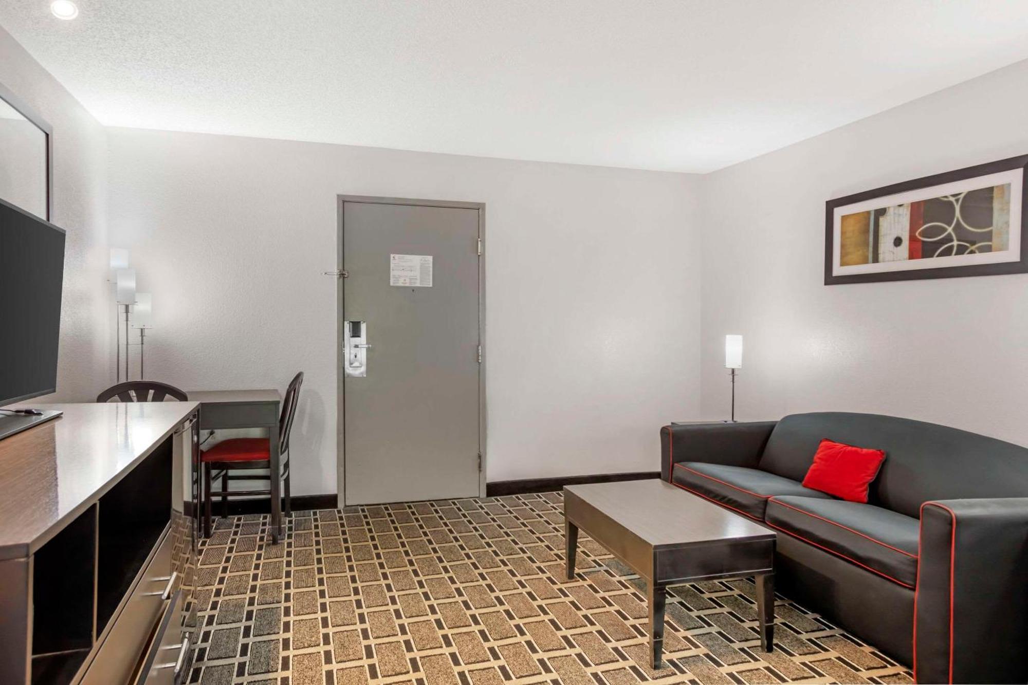 Comfort Suites Nashville Airport - Bna Bagian luar foto