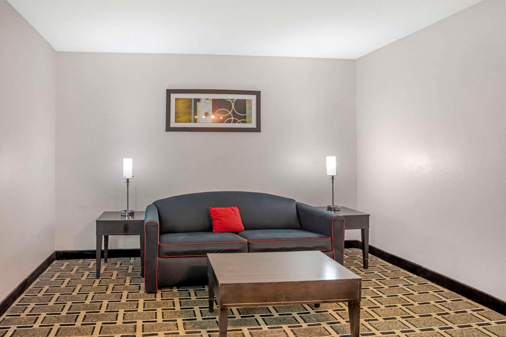 Comfort Suites Nashville Airport - Bna Bagian luar foto