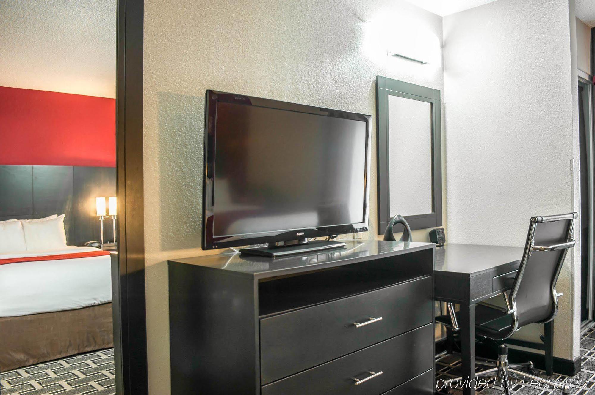 Comfort Suites Nashville Airport - Bna Bagian luar foto